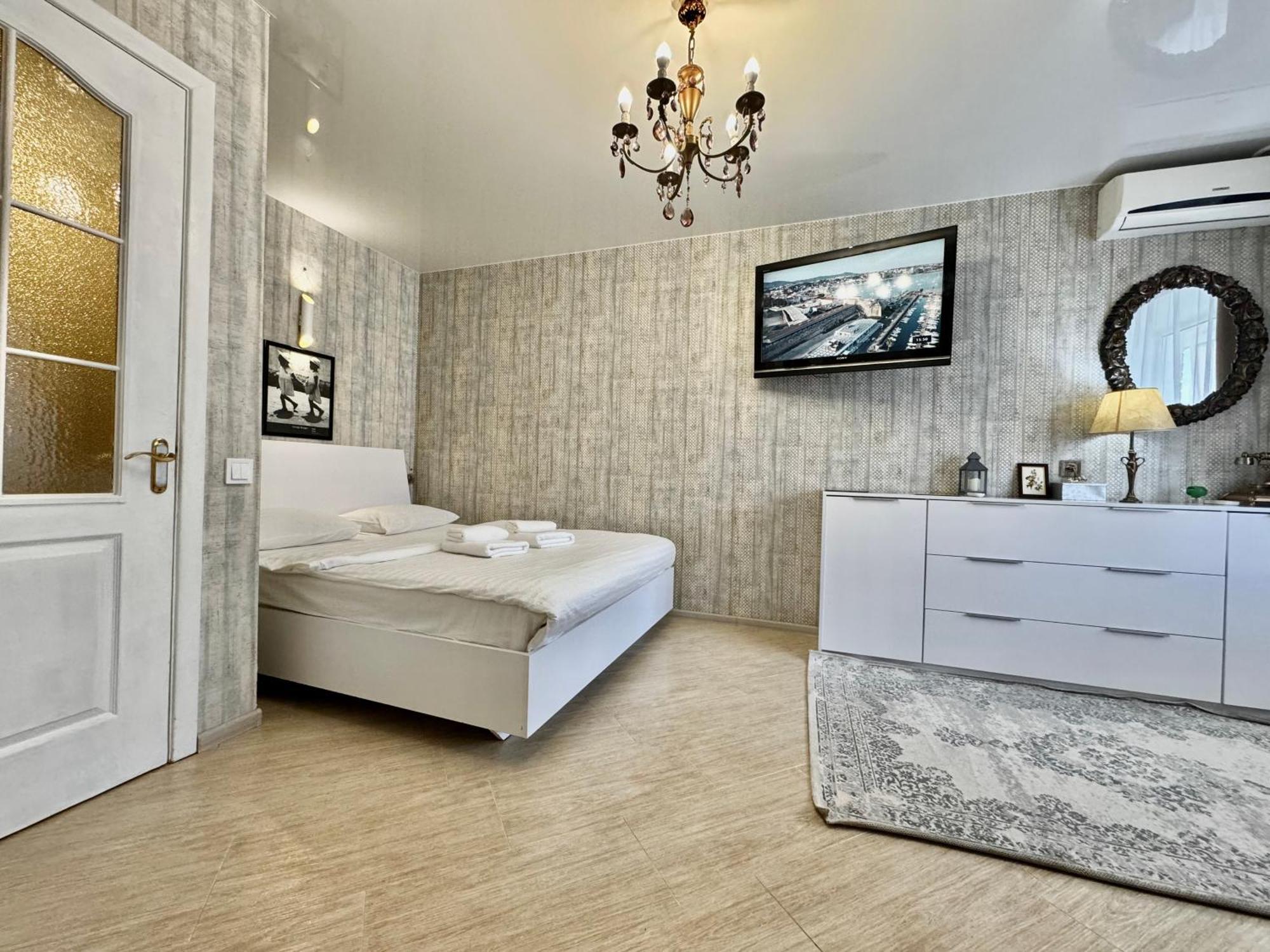 Apartpoltava Смак Італії У Самому Центрі Полтави , Білосніжна Студія В Новобудові, Банківський Чек Dış mekan fotoğraf