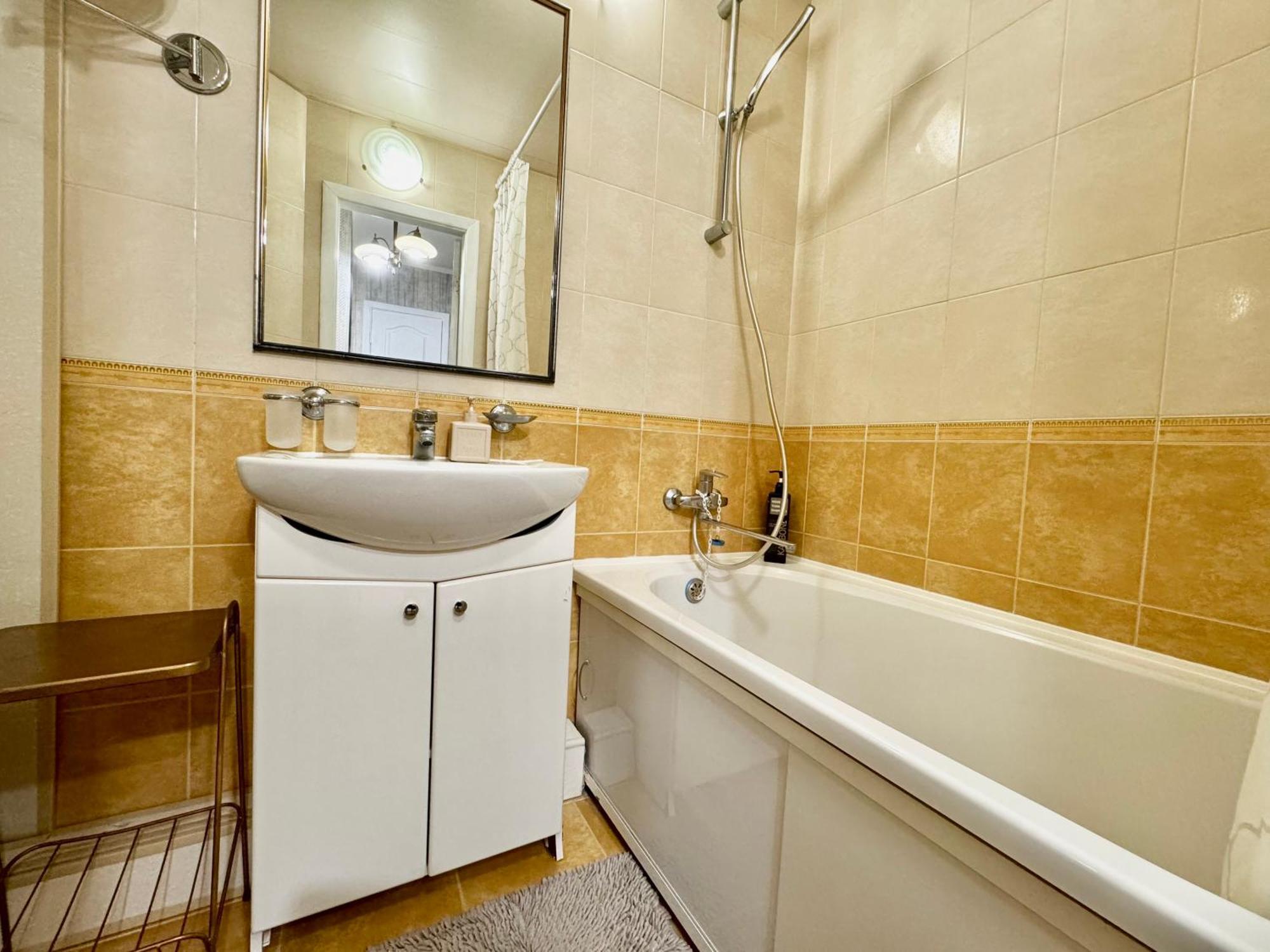 Apartpoltava Смак Італії У Самому Центрі Полтави , Білосніжна Студія В Новобудові, Банківський Чек Dış mekan fotoğraf