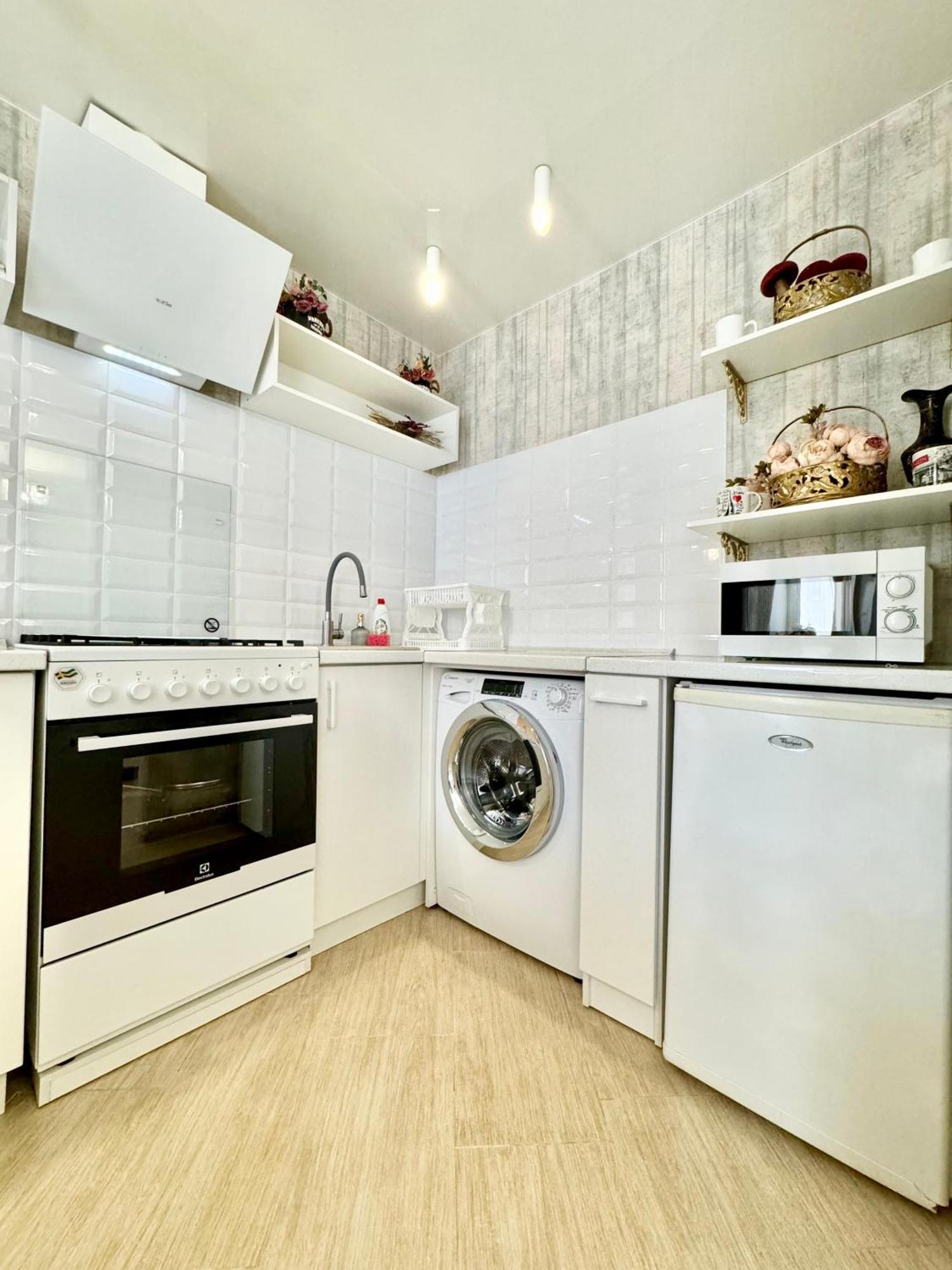 Apartpoltava Смак Італії У Самому Центрі Полтави , Білосніжна Студія В Новобудові, Банківський Чек Dış mekan fotoğraf